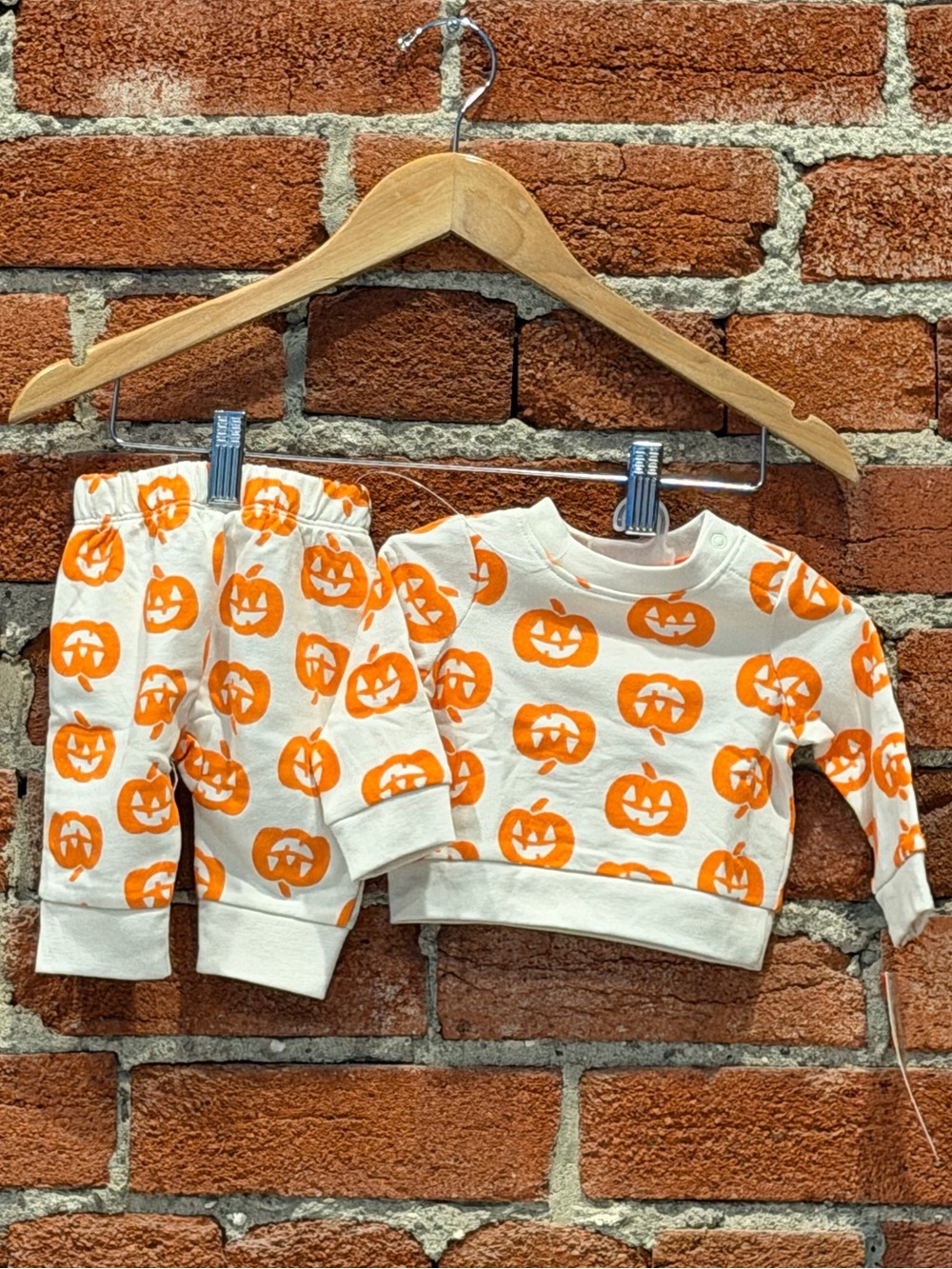 π NWT Cat & Jack Halloween Baby Outfit Bundle - Romper - Sweatsuit - Pumpkin π - Picture 12 of 16
